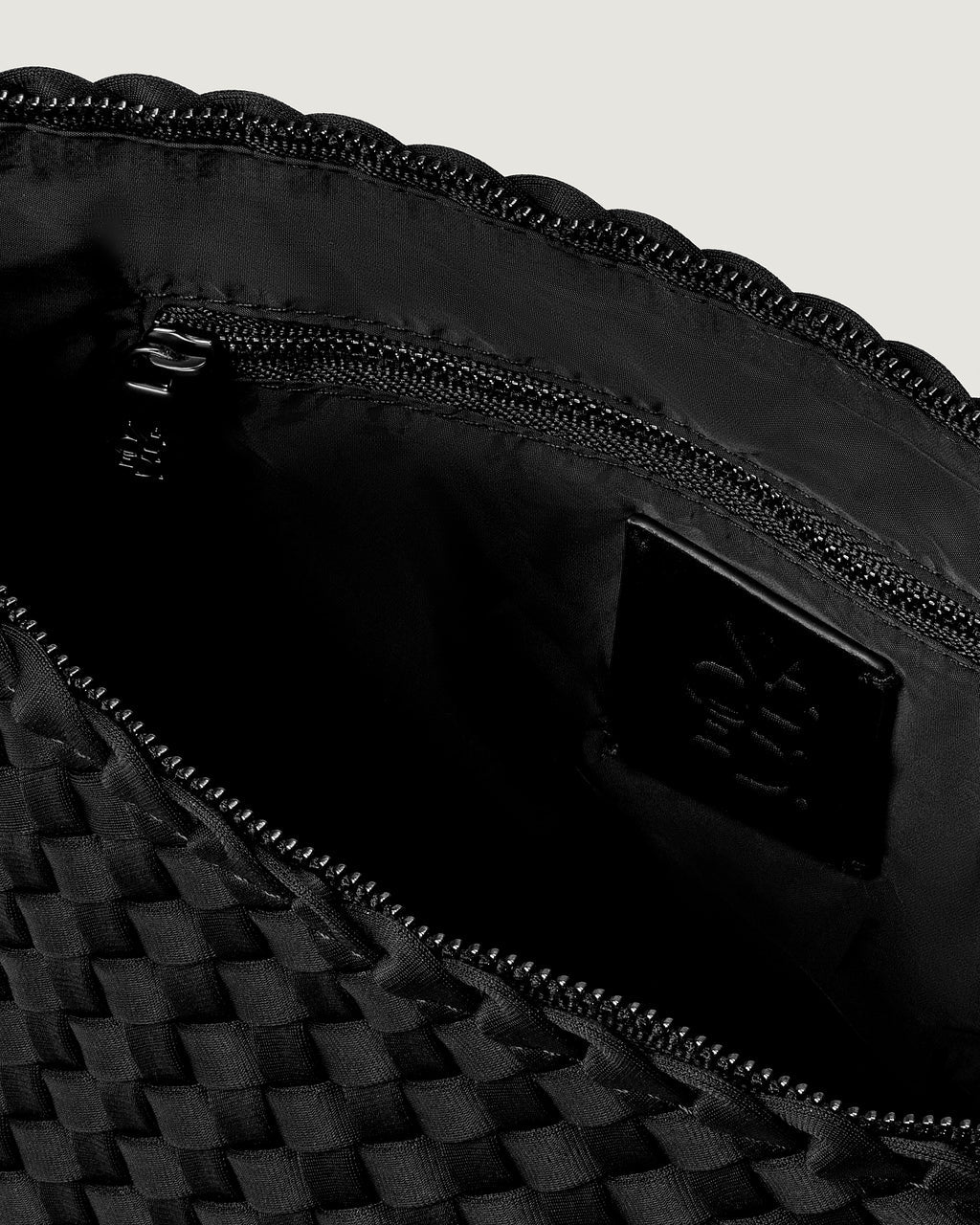 Portofino Medium Cosmetic Case Black