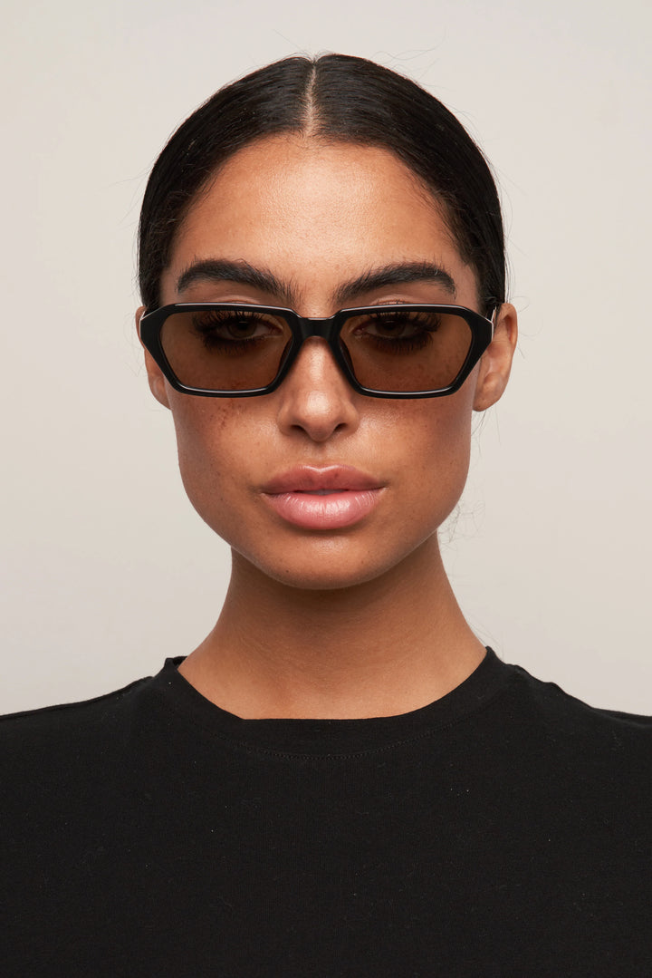 Izzy Black/Olive