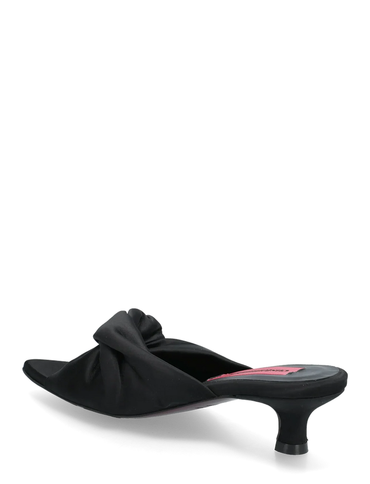 Alia Satin Black