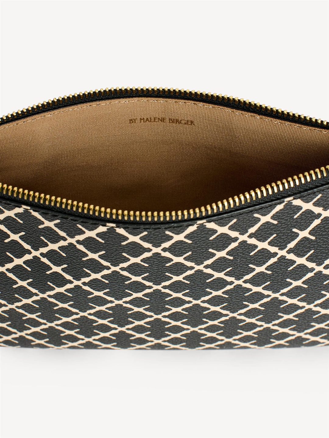 Ivy Clutch Black