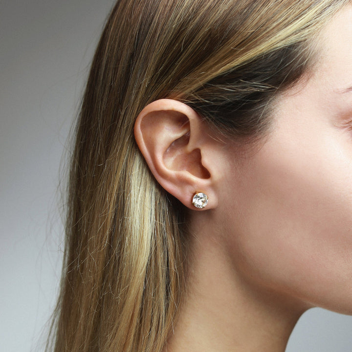 Classic stud earring crystal