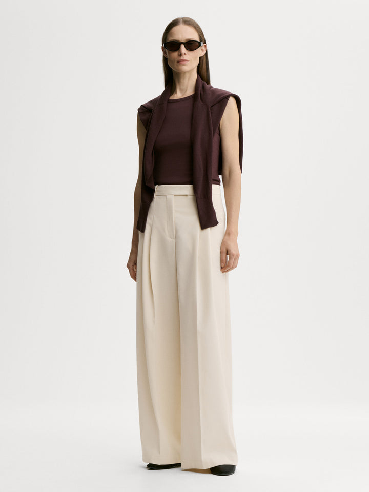 Taalia Soft White
