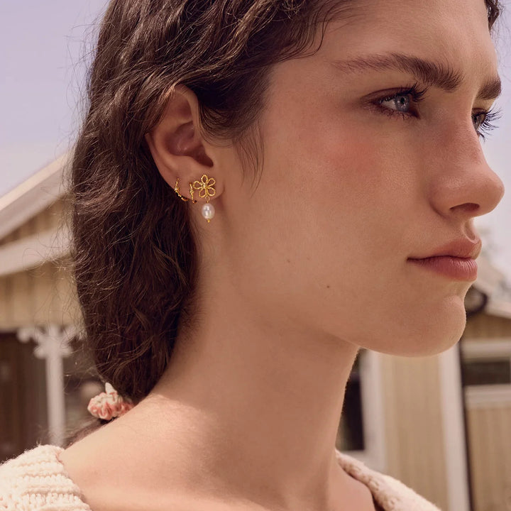 Tonia Earrings Gold